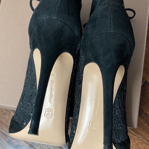 Gianvito Rossi Rebecca lace and suede lace-up heeled booties. - Picture 8 of 13